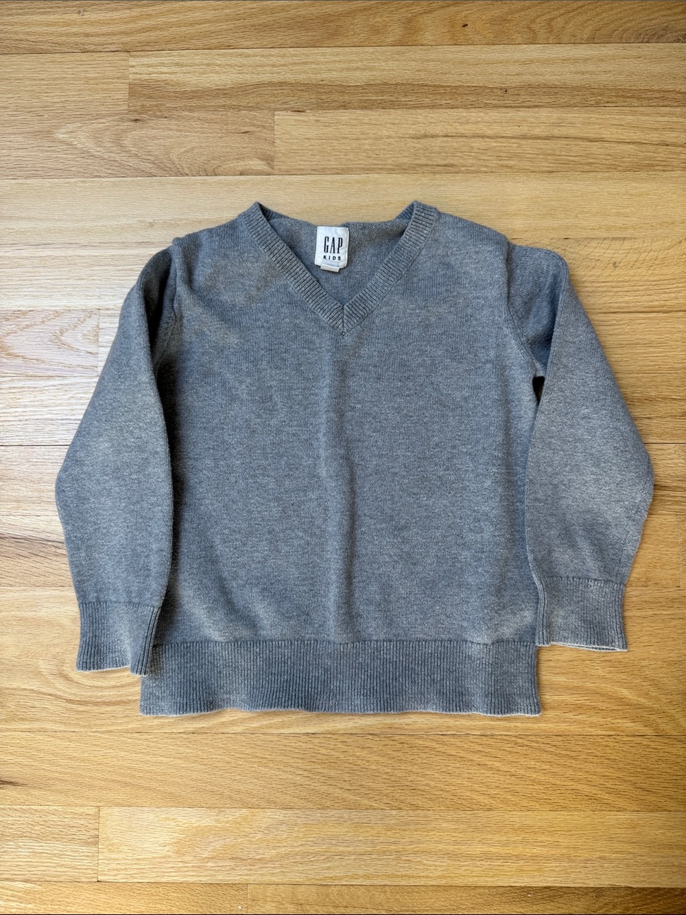 GAP Kids V-Neck Sweater in Heather Gray
